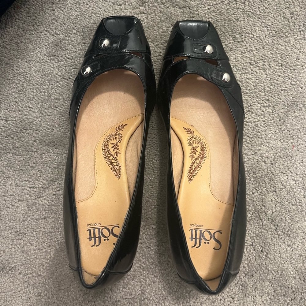 Near Perfect Condition Sofft European Peep Toe Low Slip On Black Leather Heels